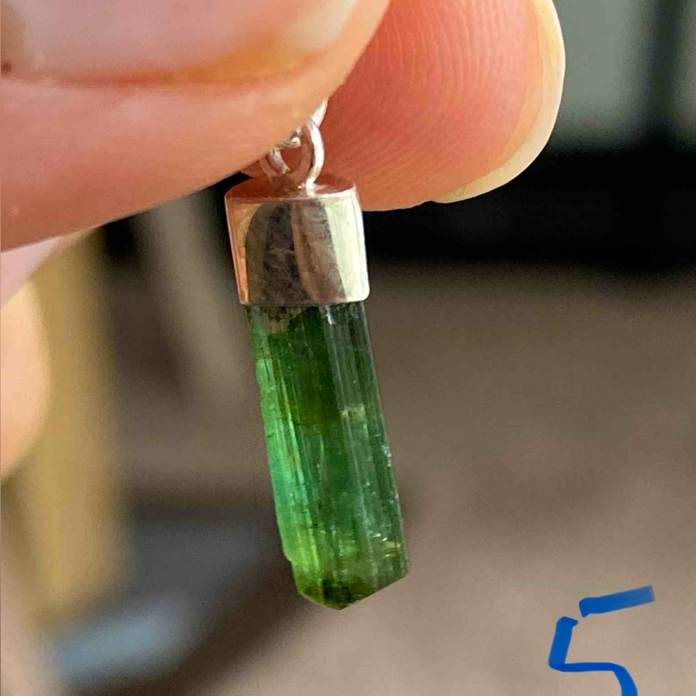 Handmade Beautiful Multicolor Natural Tourmaline & 925 Silver Necklace Pendant - Picture 5 of 11